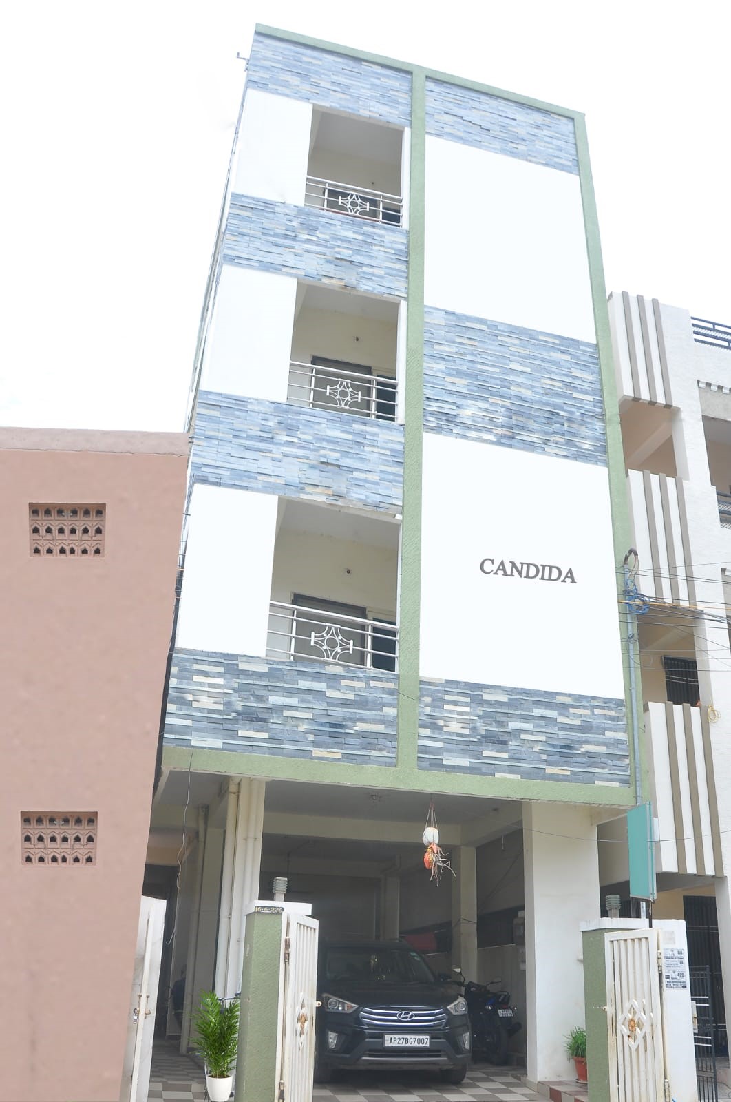 Candida office